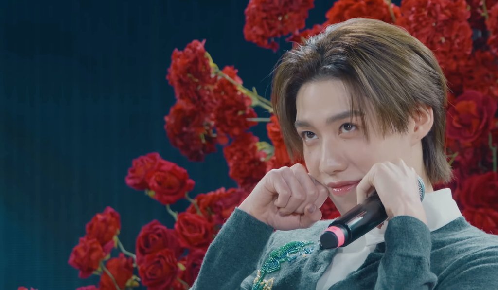 沢山の赤いバラ🌹を背にしたPP美しくてかわいかった〜 バラ🌹の花に