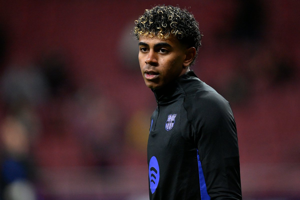 buzzspor's tweet image. Hansi Flick: "Sanırım takımda oruç tutan tek kişi Lamine."