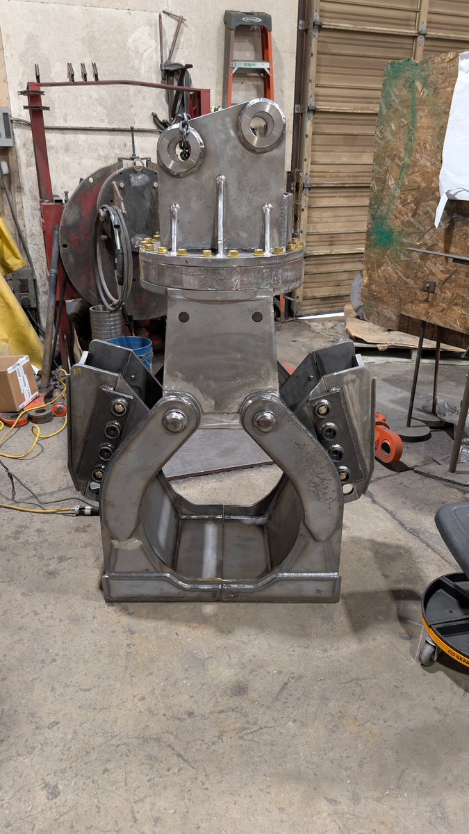 Skulldaddy13's tweet photo. Solid waste grapple https://t.co/cUVTRRbj8W