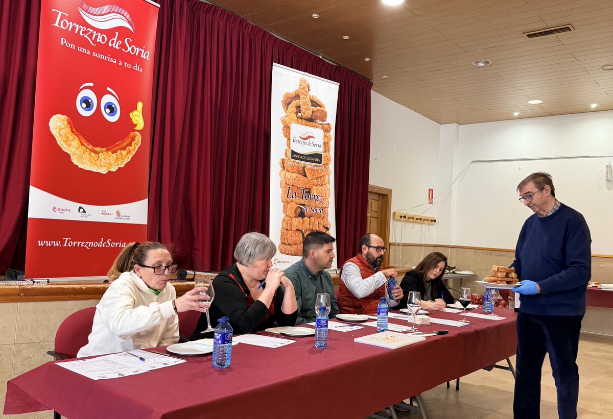 TorreznodeSoria's tweet photo. Ya conocemos el finalista de la comarca de #Pinares, de #ElMejorTorreznodelMundo 🏆🥓🌍 2026

🥇 Casa Ramón - Quintanar de la Sierra (BU)

Resto participantes:

🥓 Ruters - Abejar
🥓 La Terraza - Navaleno
🥓 Punto de Nieve Santa Inés
🥓 Rte. Virginia
🥓 Hostal Revinuesa - Vinuesa https://t.co/btXq9zzkdy