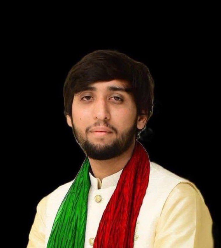 سیالکوٹ کے جوان فرقان بیدار کو دو روز سے ناحق پابند سلاسل کر رکھاہے۔ انکی بدمعاشیاں خود نہی رکنی عوام کو روکنی پڑیں گی۔
#ImranKhanNeedsProperCare 
#یہ_مجھے_مار_دینگے