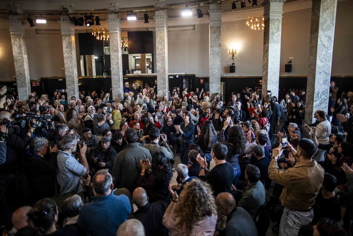 Damos ¡un paso al frente!

Un país que defender, un futuro que ganar.