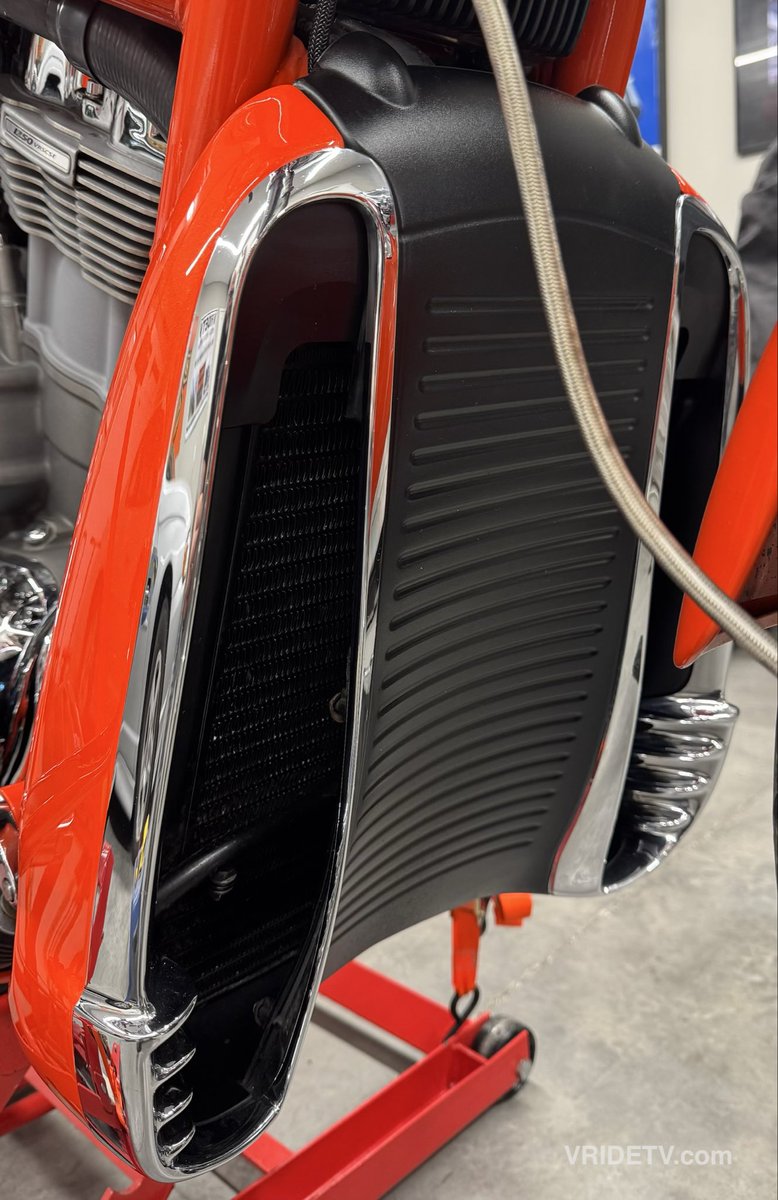 VRIDETV's tweet image. After spending an obscene amount of time cleaning &amp;amp; repairing the radiator/ radiator shroud &amp;amp; oil cooler but definitely worth the time now that it’s all back together.
Another thing off the “to do list”
🍊🦄💰🕳️
#DevilsInTheDetails