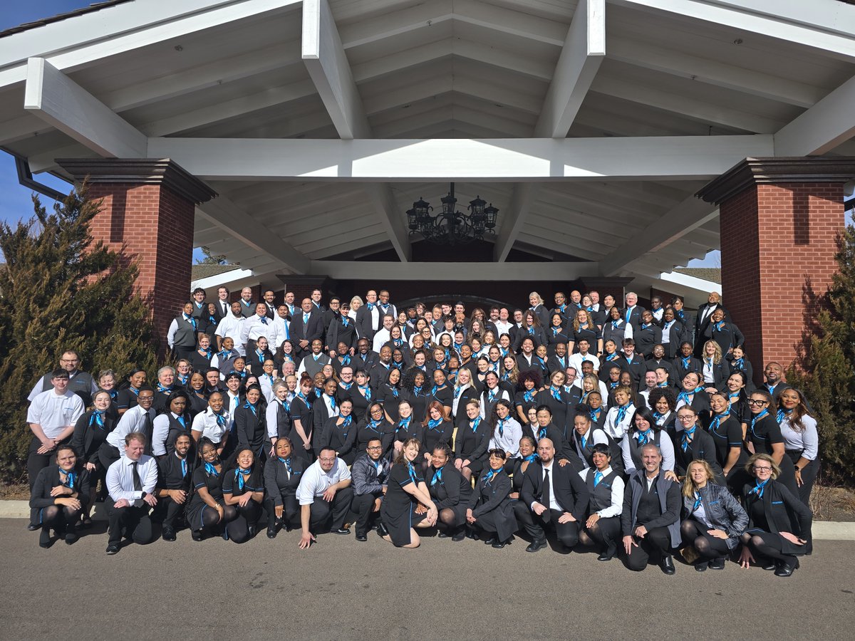 Frontier Airlines tweet media