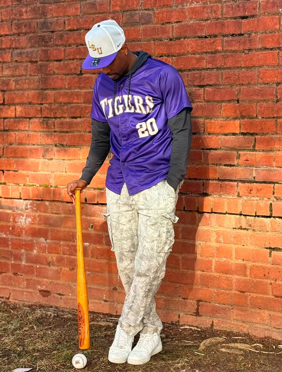 Alumni Hall LSU tweet media