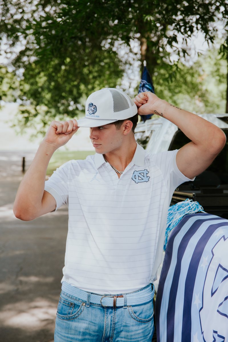 AlumniHallUNC's tweet photo. It’s warming up in Chapel Hill 🤞 Get your spring gear at Alumni Hall! https://t.co/HbrcqFWb6T