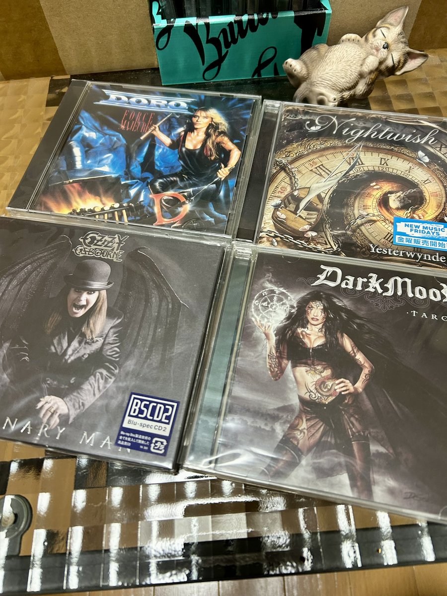 DreamCh24621504's tweet photo. Hi, guys.
I listened to these CDs on February 21st, 2026.
Force Majeure / Doro🇩🇪
#TommyHenriksen
Yesterwynde / Nightwish🇫🇮
#FloorJansen
#OrdinaryMan / Ozzy Osbourne🇬🇧
#Tarot / Dark Moor🇪🇸
Nah…(´༎ຶོρ༎ຶོ`)
I can't go to see Arch Enemy next April.
Enjoy the concert for me.🤘 https://t.co/mrJhdlHV96