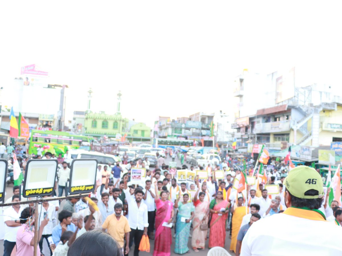 தமிழகத்தில் போதைப்பொருள் உலகத்தை கட்டுப்படுத்த தவறிய மற்றும் தமிழகத்தை போதை கலாச்சாரம் மிகுந்த மாநிலமாக மாற்றிய திறன் அற்ற திமுக அரசை கண்டித்து இன்று தமிழ்நாடு முழுவதும் 38 இடங்களில் <a href="/BJP4TamilNadu/">BJP Tamilnadu</a> ன் இளைஞரணி சார்பாக நடத்தப்பட்ட ஆர்ப்பாட்டங்களில் சேலம் மாவட்டத்தில் நடைபெற்ற