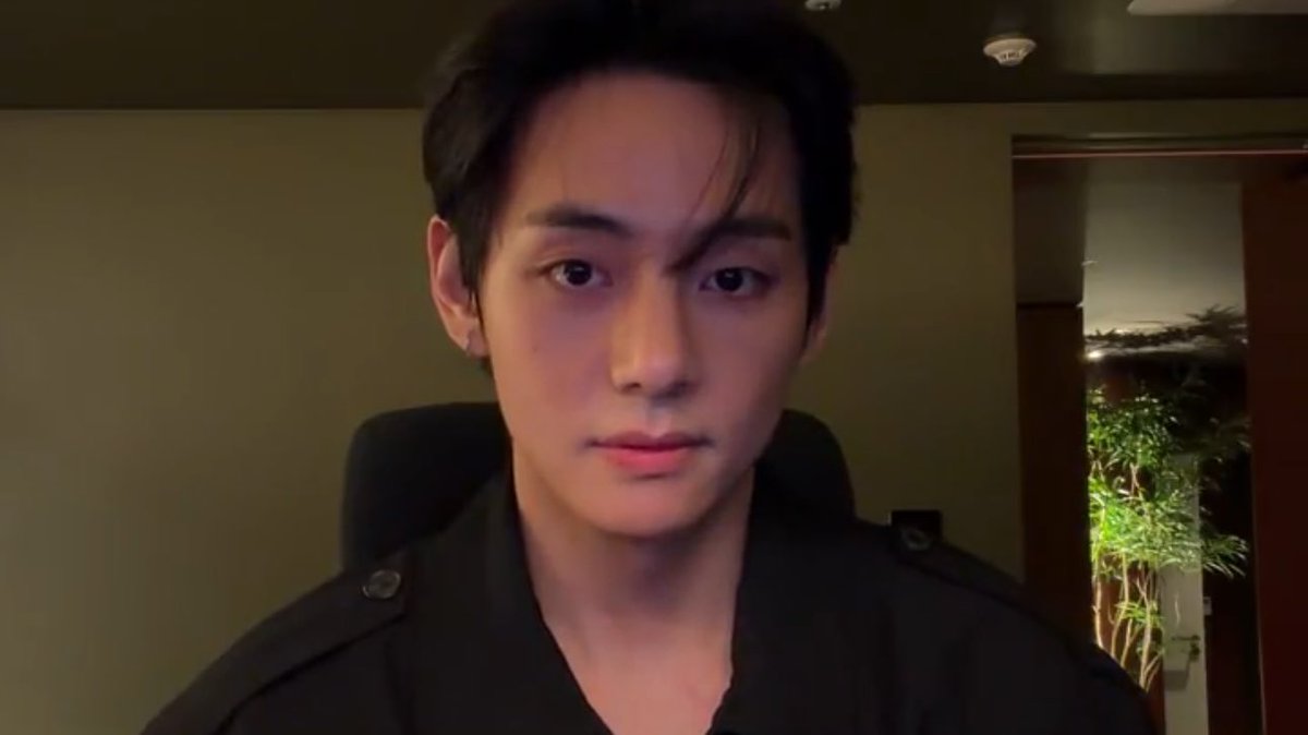 kim taehyung i am on my knees