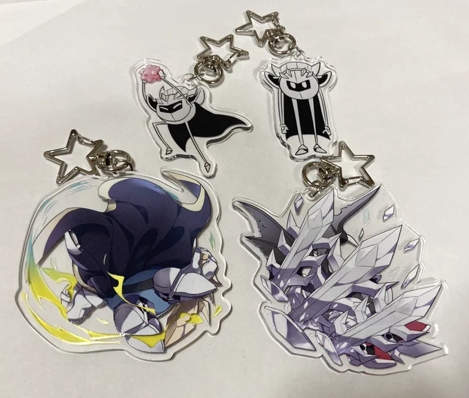 アクキーはもう現物あって、サンプルはこちらです! 新しいのはレックスのやつです #はる博