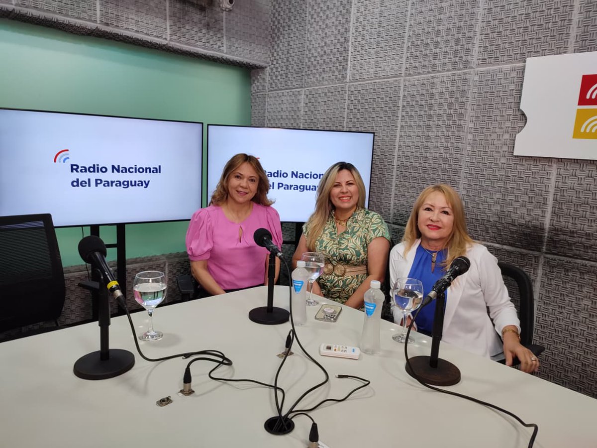 Ya estamos #InvestigandoDeUNA, de 12 a 14 . Hoy hablamos del Proyecto + Arandu, Mujeres de Valor con nuestras invitadas la🗣️Dra. María Cabral, CEO fundadora,🗣️Ana Maidana, Pdta. de APEP y la 🗣️Dra. Soledad Cardozo, vicerrectora de UNIDA 

📻#920AM 
📺15.2 
📺<a href="/ParaguayTVHD/">Paraguay TV</a>