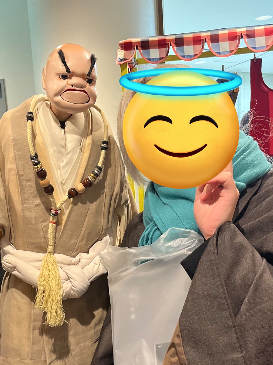 kioo_666's tweet photo. 本日はあしり座の公演をﾌｫﾛﾜっさんと見てまいりましたっ！！！最初は三番叟、締めは勧進帳！！弁慶の頭は、初お目見えとのことでしたが、堂々としていてとても凛々しかったです😌🫶まだ興奮しているので後ほど感想をしたためますぅ〜

動画は頭と右腕を持たせてもらったものですぅ https://t.co/WQk6CkPOZB