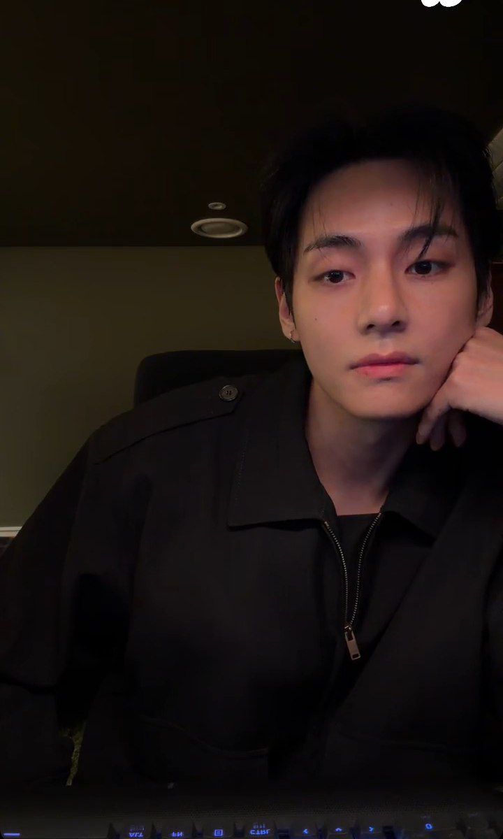Tiba tiba ada yang live nih 🥰🥰🥰💜