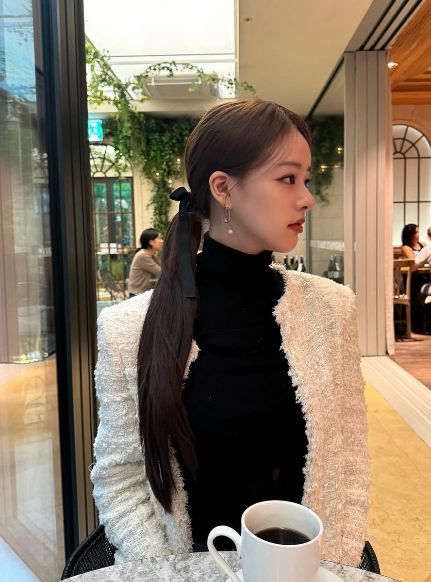 jinjuordinary's tweet image. แล้วนี่ชอบความค่อย ๆ พราวของฮีซอนอะ มันเหมือนซีรีส์รร.เกาที่แบบมีคนเก่ง พูดอิ้งค์ฉ่ำ แต่ยังมีเหนือ ฟีลลูกหลานแชโบลที่ไม่อวดความพราวของตัวเองแฝงอยู่ พอค่อย ๆ เปิดความพราวของฮีซอนมันดึงดูดคนได้จริง ๆ อะ ชีดูมีเสน่ห์ขึ้นมาทันทีหลังจากเปิดการศึกษาบลา ๆ 🫣 (💒) #singlesinferno5