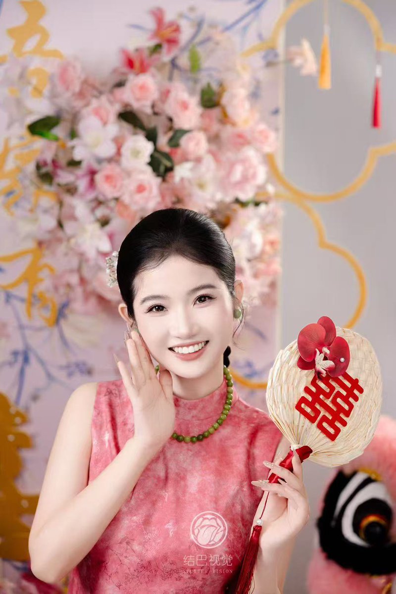 雄安颜值夫妻. tweet media