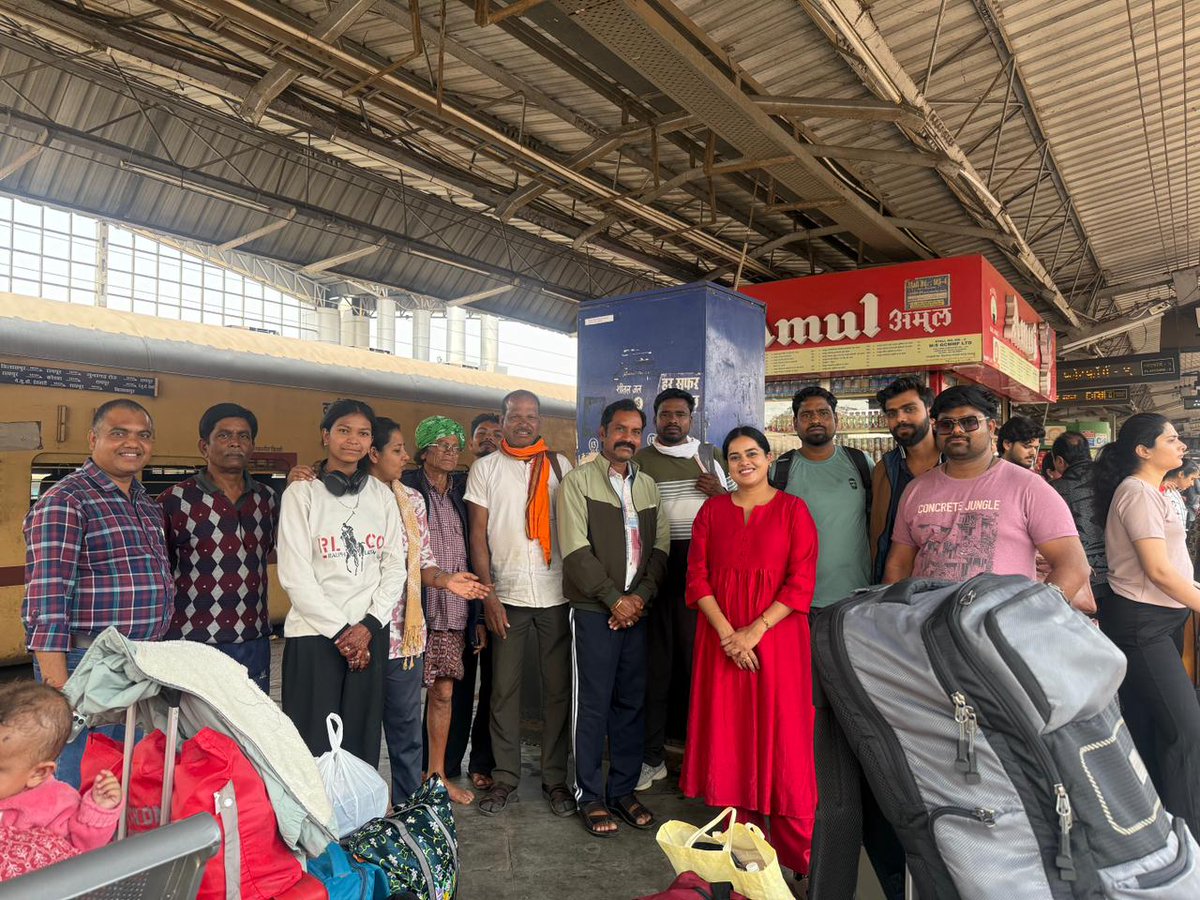 KondagaonDist's tweet image. Export Promotion Council for Handicrafts द्वारा India Expo Mart, नई दिल्ली में आयोजित अंतरराष्ट्रीय मेले में कोंडागांव की ‘झिटकू मटकी’ प्रोड्यूसर कंपनी के माध्यम से छत्तीसगढ़ के शिल्पकारों ने वैश्विक मंच पर अपनी कला का प्रदर्शन किया।

#ChhattisgarhHandicrafts #GlobalMarket