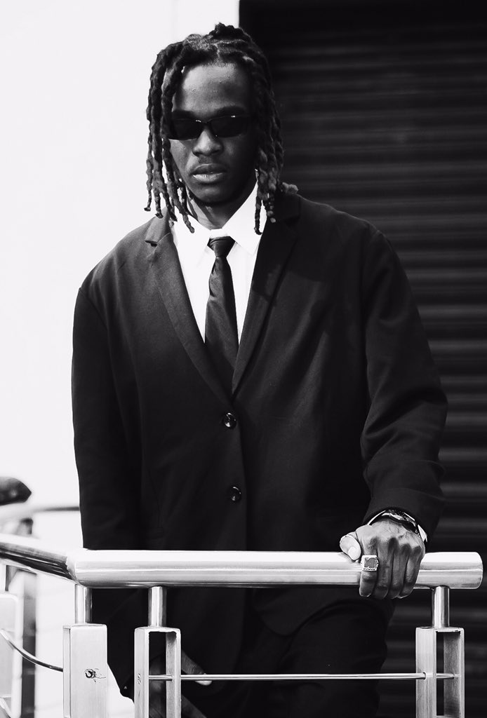 everythingtozzy's tweet photo. $hit on demand! https://t.co/unOLueUzyS