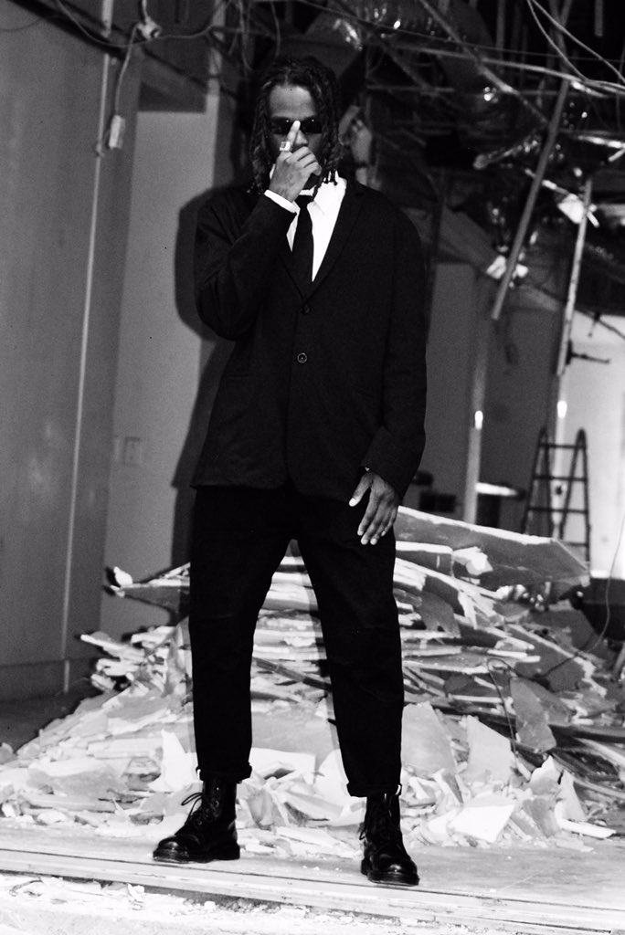 everythingtozzy's tweet photo. $hit on demand! https://t.co/unOLueUzyS