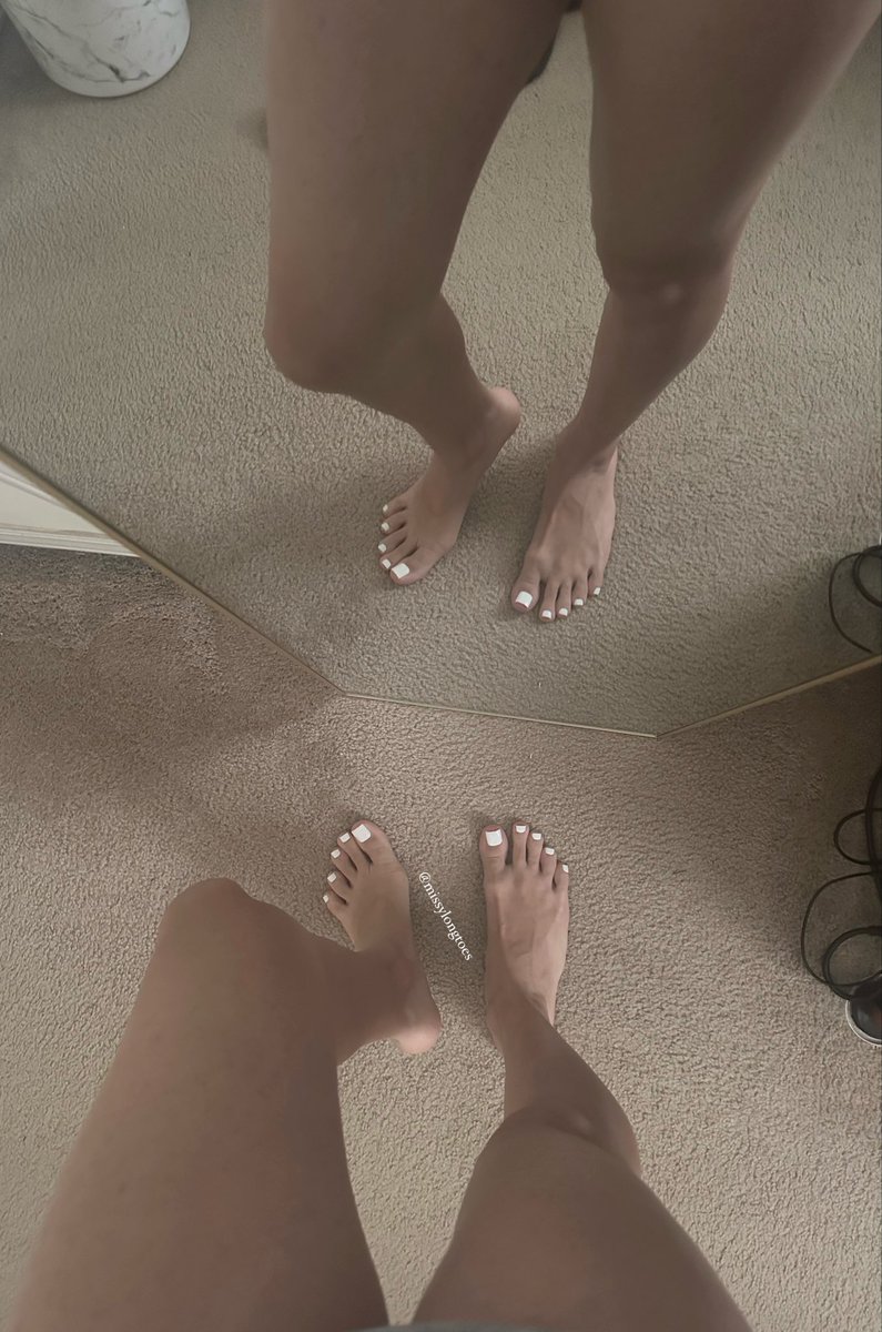 Love white on my toes 😏