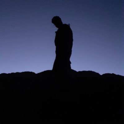 پائک است وختس تینے آن ئی خار کیو بال کیو 
تھڑیو ئی سوتے جغر ء دتر تو لار تیو  ئی بال کیو 

ہشیو پنہ تے یات ئنا تا تیو تیلی دماخ ء تینا
کشکیو مچ بدن نا رغ تے پدا تینے زار تیو ئی بال کیو 

ئی کٹیو استے خل تیا چٹ نُسیو تہ ولدا پیوند ئٹی بف
گڑانا چونڈیو ملی ء مچا  جون ء خاخر یار تیو