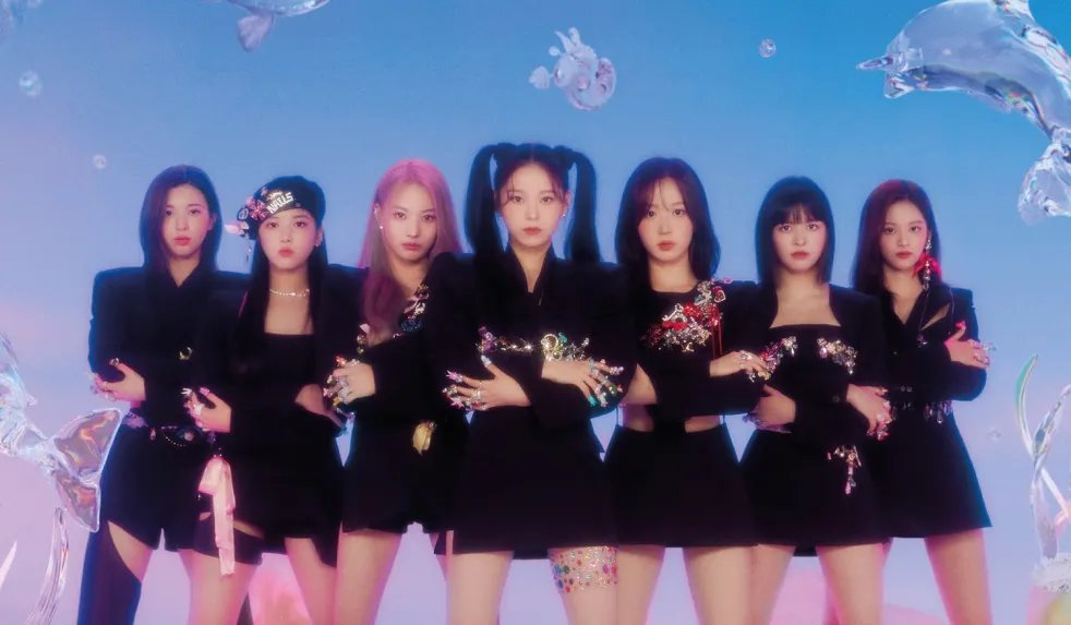 Mattws__'s tweet image. RT @kchartsmaster: 4 years ago today, NMIXX made their debut.