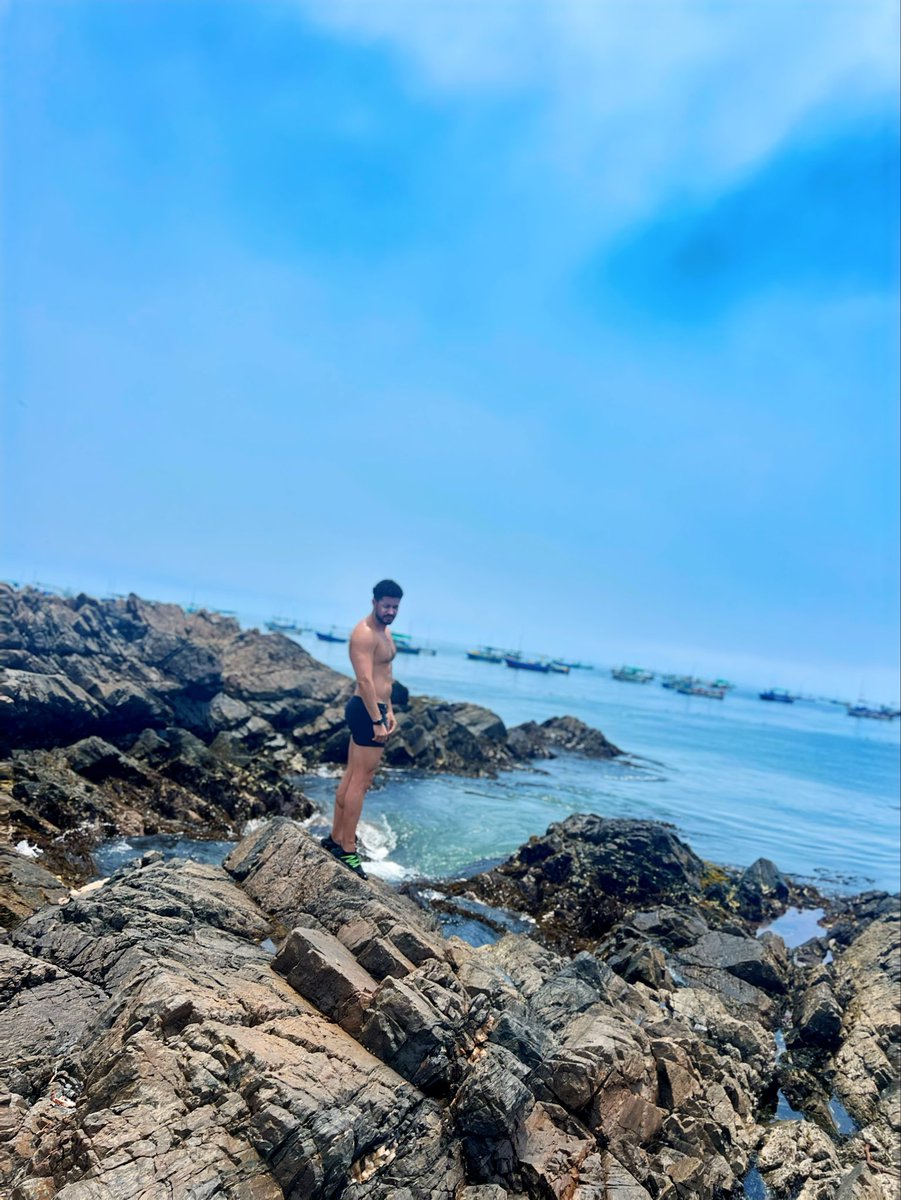 jpraldo's tweet photo. Entre estas rocas me siento más yo que nunca. Crecí aprendiendo que la naturaleza es el mejor legado y que la felicidad florece cuando dejas de necesitar tanto. https://t.co/0E6hqg5axP