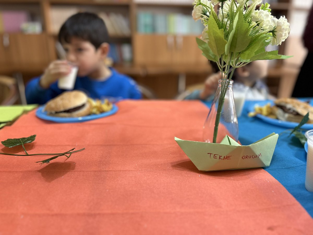 tugvadenizli's tweet photo. 📍4-9 Yaş Çocuk İftarı 

Her cumartesi vakıf binamızda bir araya gelen Kur’an Okulu müdavimlerimiz bugün tekne orucu tuttu! 👧🏻 👦🏻 https://t.co/f0NiGECQPo
