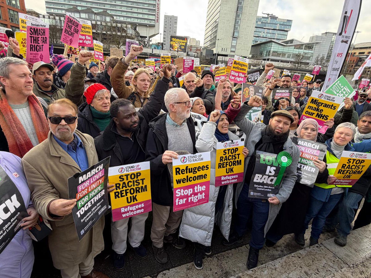 AntiRacismDay's tweet photo. Manchester mobilising against fascist Britain First with @jeremycorbyn today. 

Brilliant that a sea of protest is meeting the far right in towns &amp; cities across Britain. 

Join us in London, Saturday 28 March at the #Together mass protest - be there! https://t.co/kO8L5Aub6m