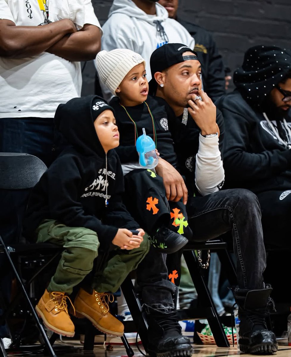 G Herbo courtside with the kids 🏀