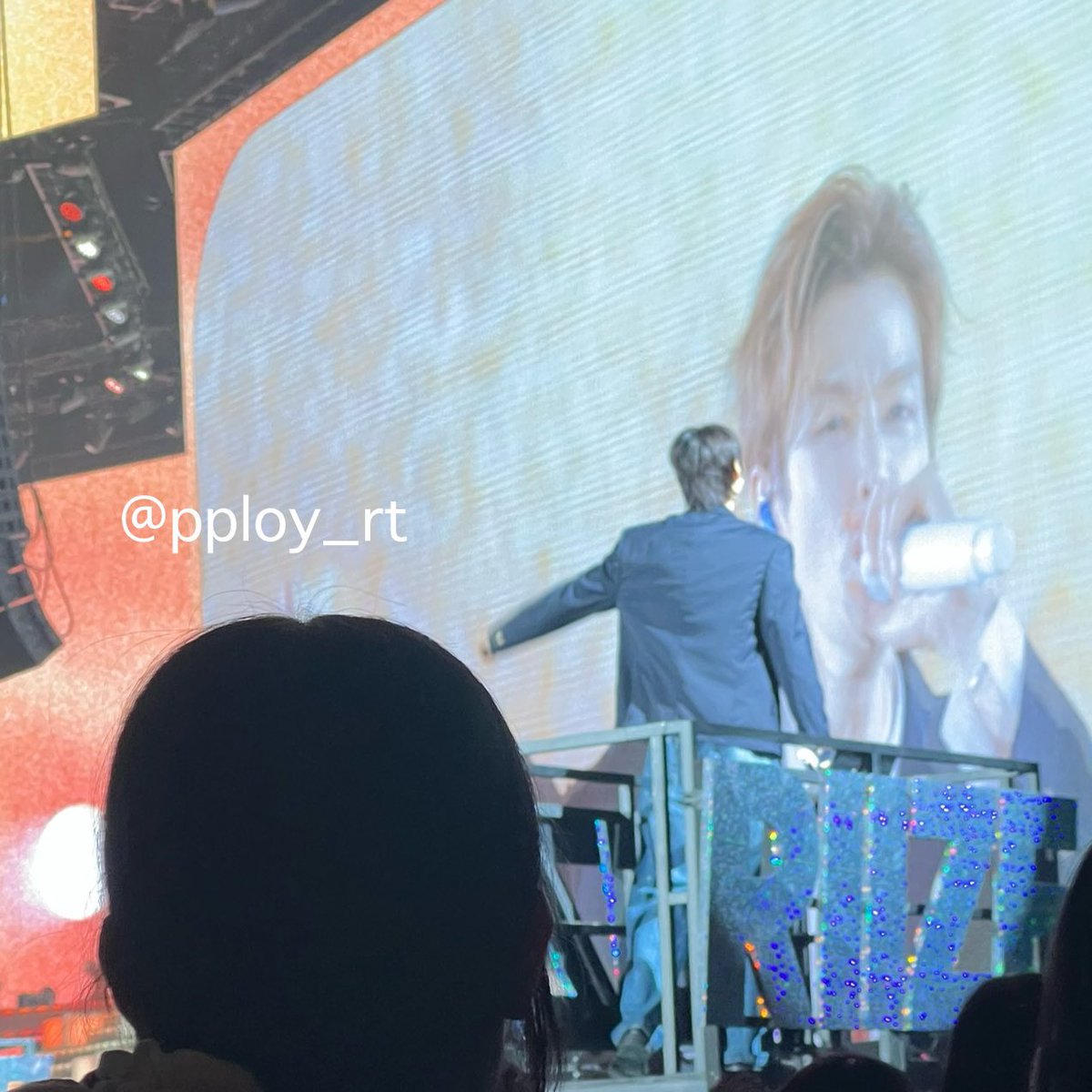 นี่รางเล็กที่ชั้นพูดถึงง ก็คือใกล้มากกก คือพสญี่ปุ่นเค้าไม่ถ่ายกัน ชั้นเลยได้มาแค่นี้ แต่ได้เทคไทม์มองหน้าอึนซอกฉ่ำเลยหละ แก้มส้มที่ชั้นรัก 🥹🥹🥹