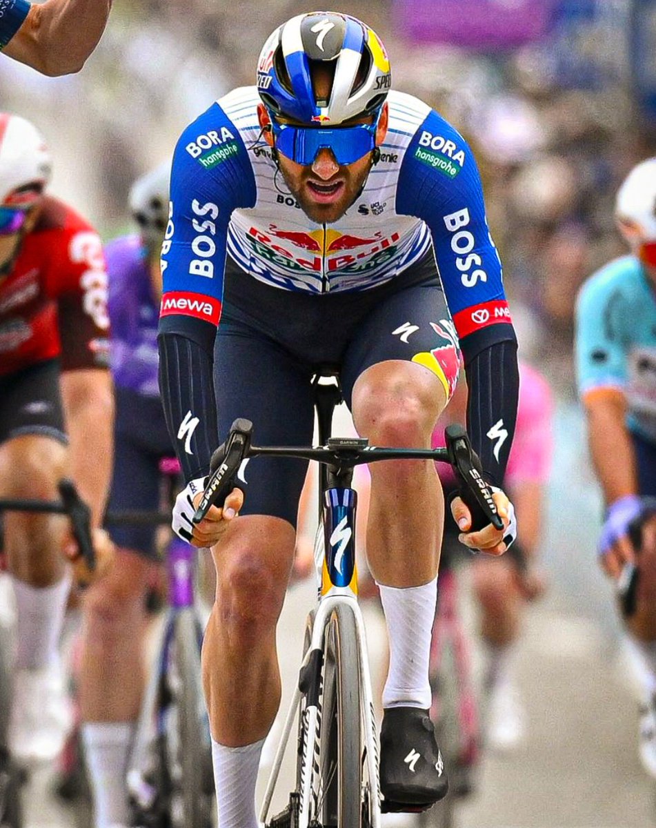 LeCyclismebelge's tweet image. 🥈 JORDI MEEUS 🇧🇪 ENCORE DEUXIEME AU PORTUGAL !! 🇵🇹🪄

Philipsen 🇧🇪 10e et De Lie 🇧🇪 n'a pas sprinté... 👀💫
#VoltaAoAlgarve