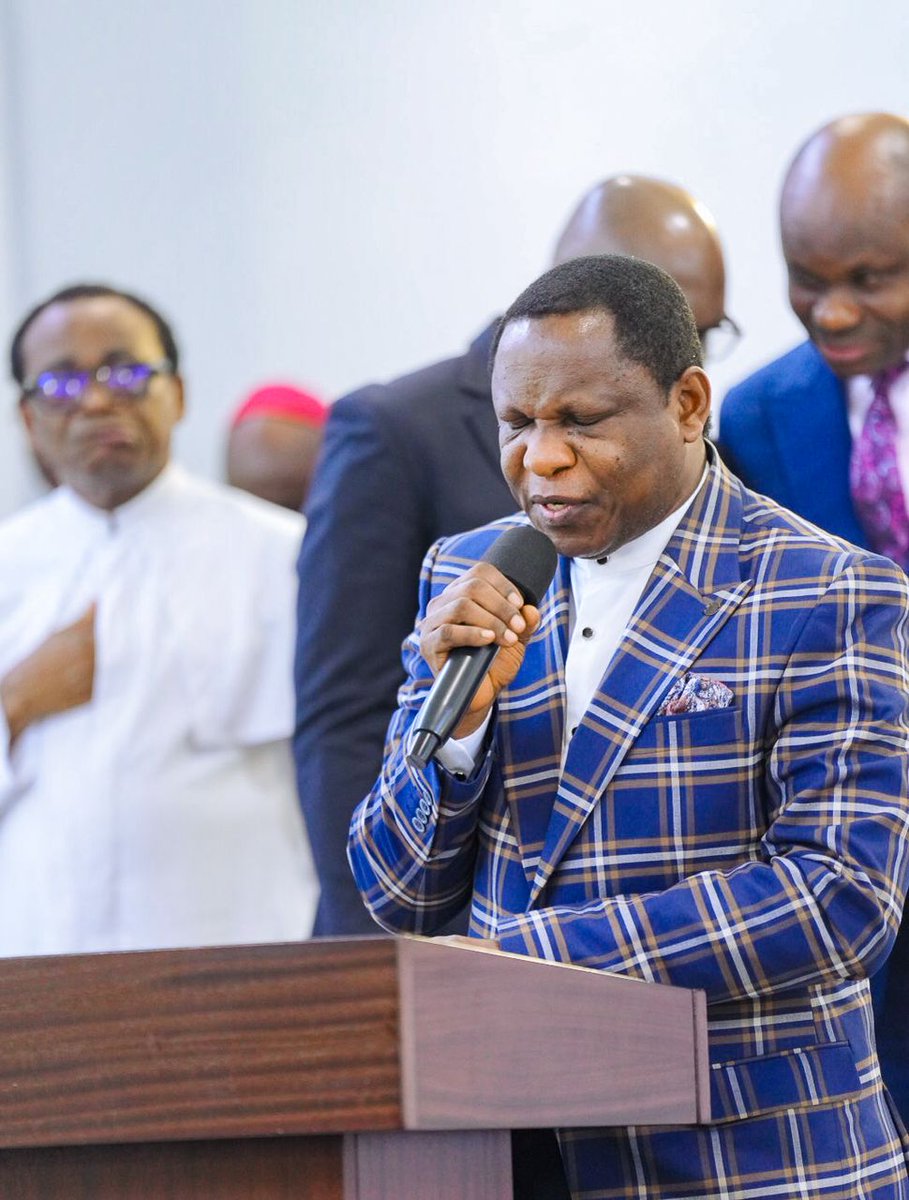 PUBLIC FACILITIES VANDALISM: GOV ENO READS RIOT ACT TO VILLAGE HEADS

Akwa Ibom State Governor, Pastor Umo Eno, has said he will hold village heads accountable for any further vandalism and destruction of government property in their domain.

Governor Eno read the riot act during