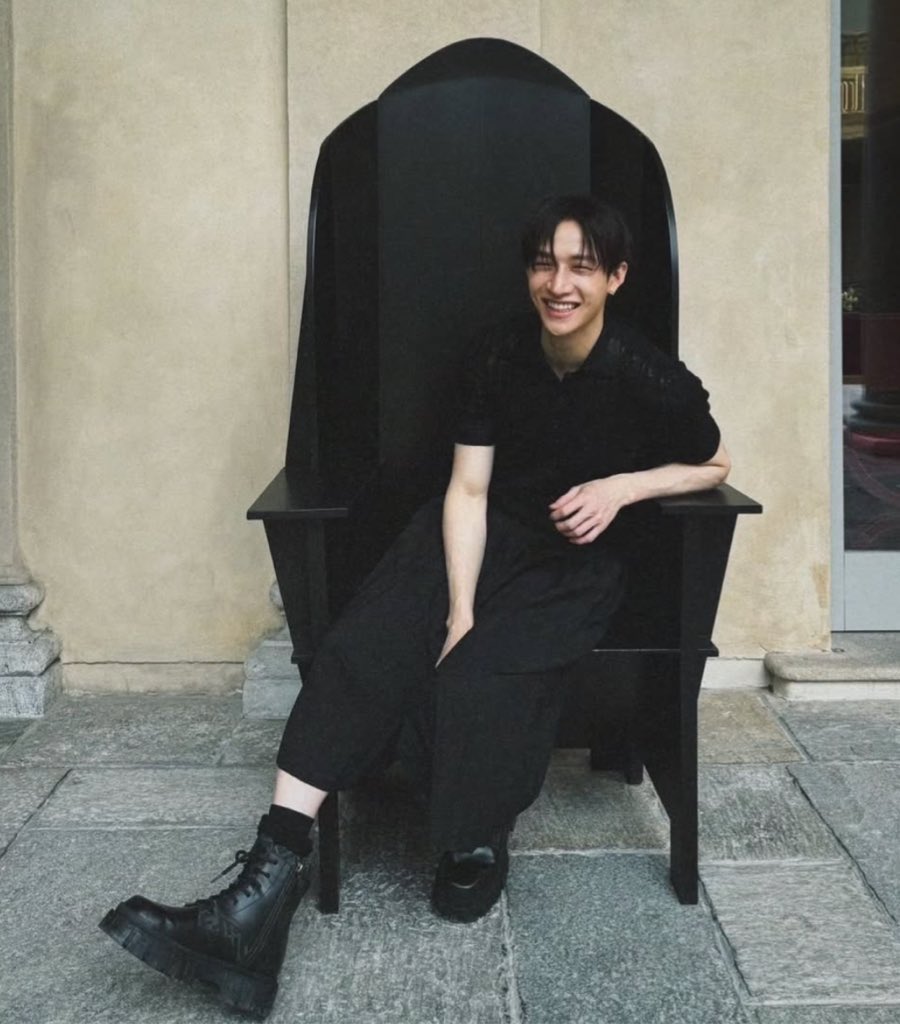gnabnahche_luvs's tweet image. PLEASE put chan in a skirt again im begging