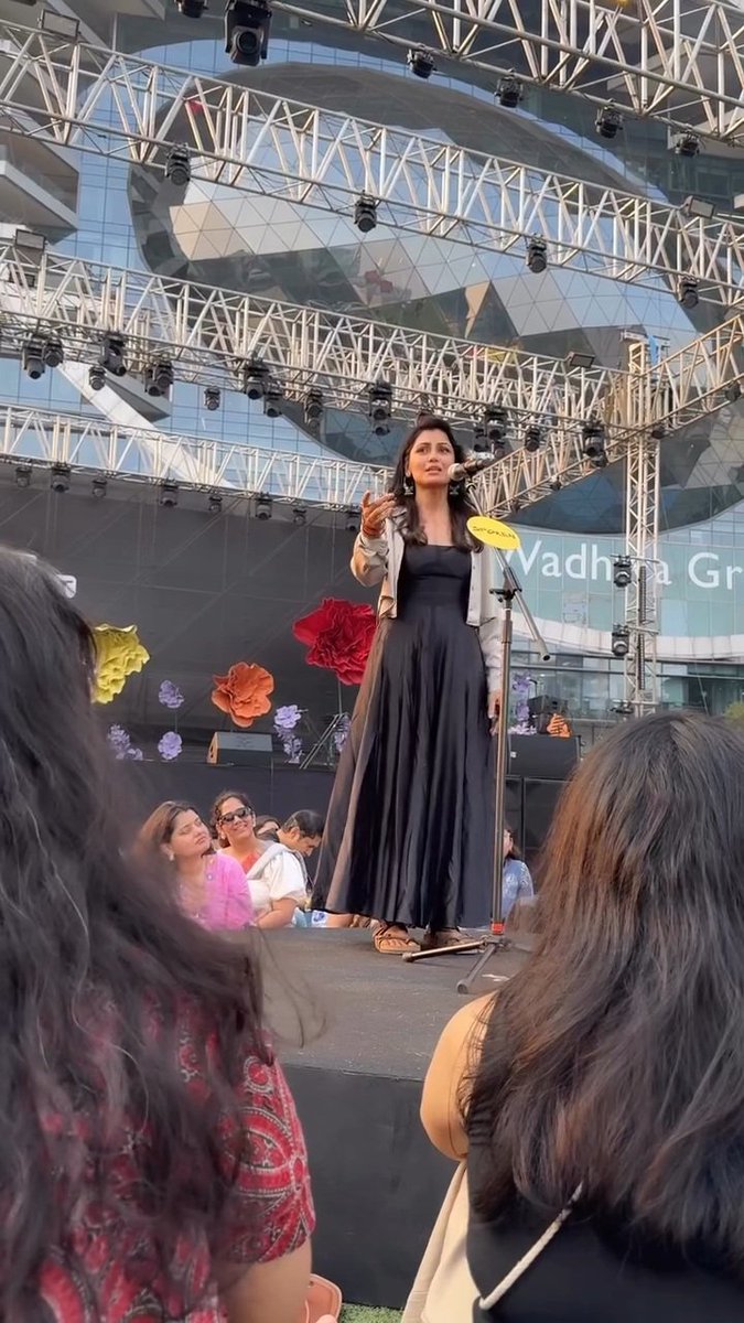 in her elements 🫰🧿♥️

#SritiJha