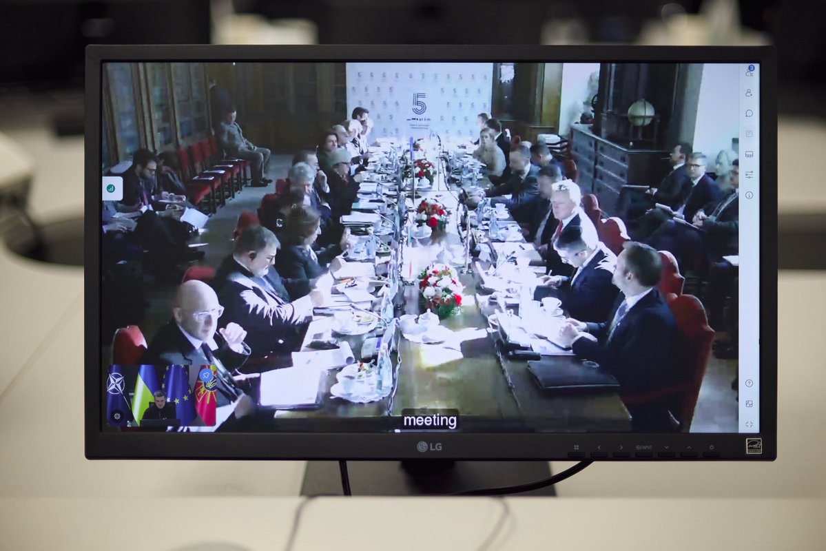 FedorovMykhailo's tweet image. The future of security lies in shared tech. I urged the E5 &amp;amp; the rest of Europe to scale up anti-ballistic production. Ukraine is developing its own projects, but we need a united front. Also, we must ramp up pressure on RU’s shadow fleet. Speed is our weapon.