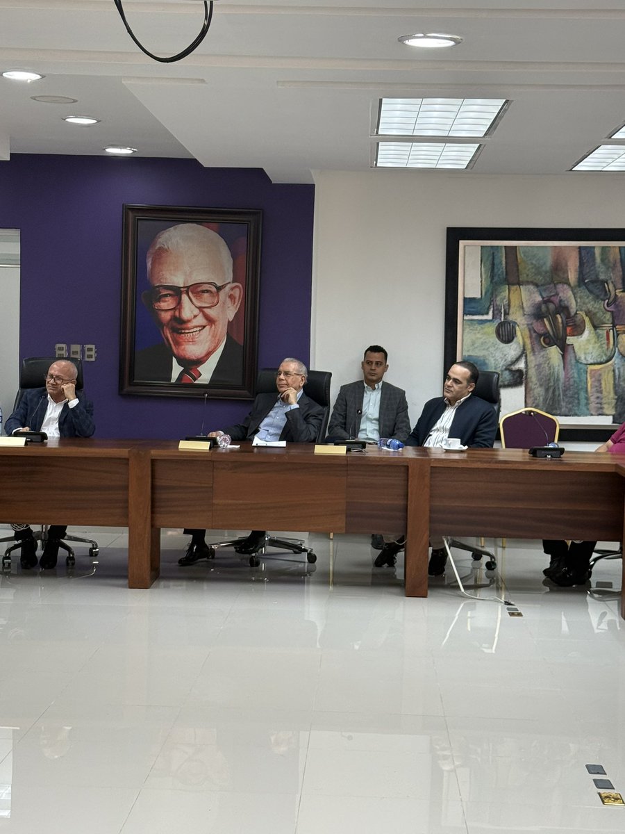 Robertdelacruzw's tweet photo. Aunque sea sábado, el compromiso no entra en receso. Cuando se trabaja por las ideas y por la gente, el reloj no manda.
#pldenlinea
@PLDenlinea
#DIGICOMPLD
@DIGICOMPLD https://t.co/opp5UHLDoj