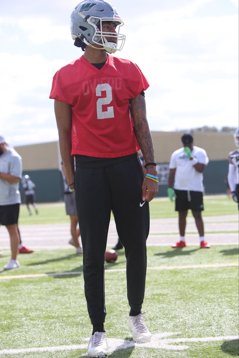 Johnny Lewis Jr tweet media