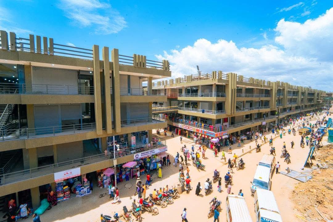 PatroUganda's tweet photo. Street vendors are gone and we also have a new look downtown Kampala, wabi? https://t.co/1pgfHjTqAT