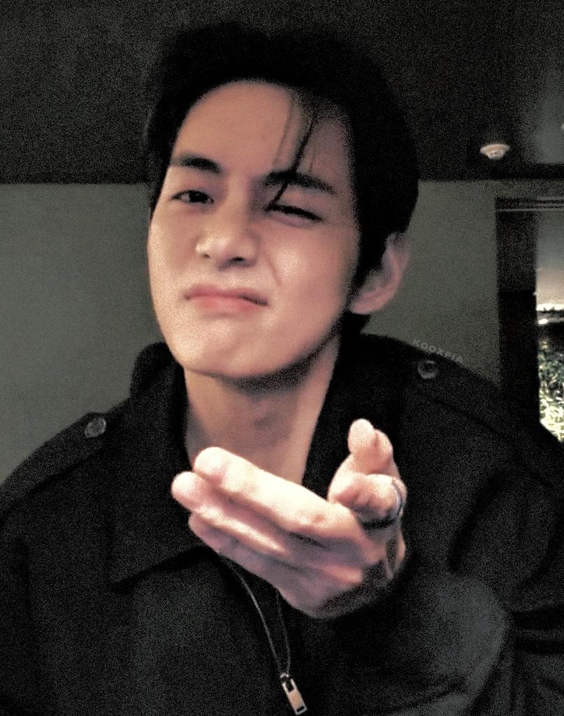 Lovetothv's tweet image. RT @K00XFIA: pretty boy . ݁ ⋆