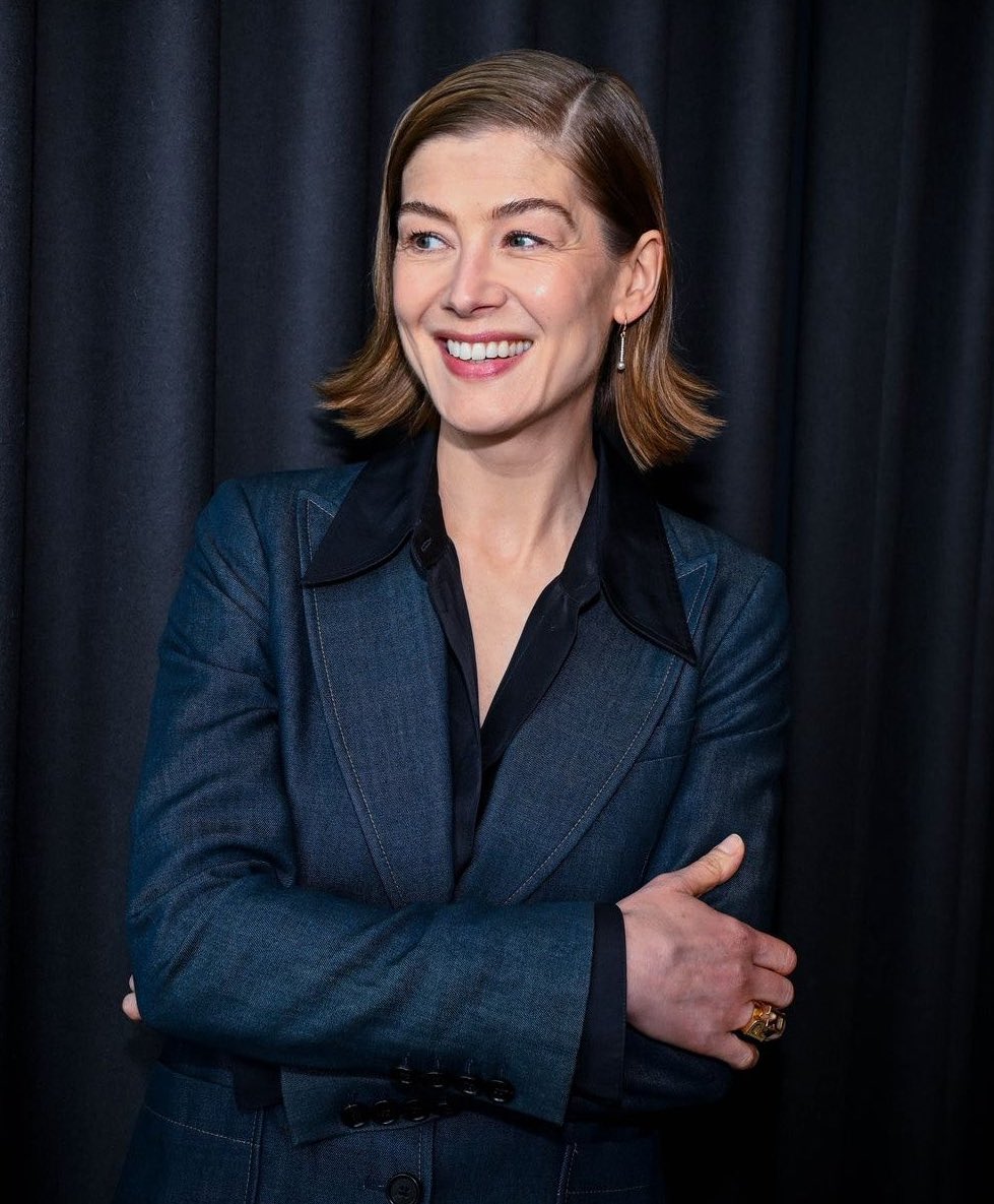 𝔶𝔞𝔰𝔪𝔦𝔫 tweet media