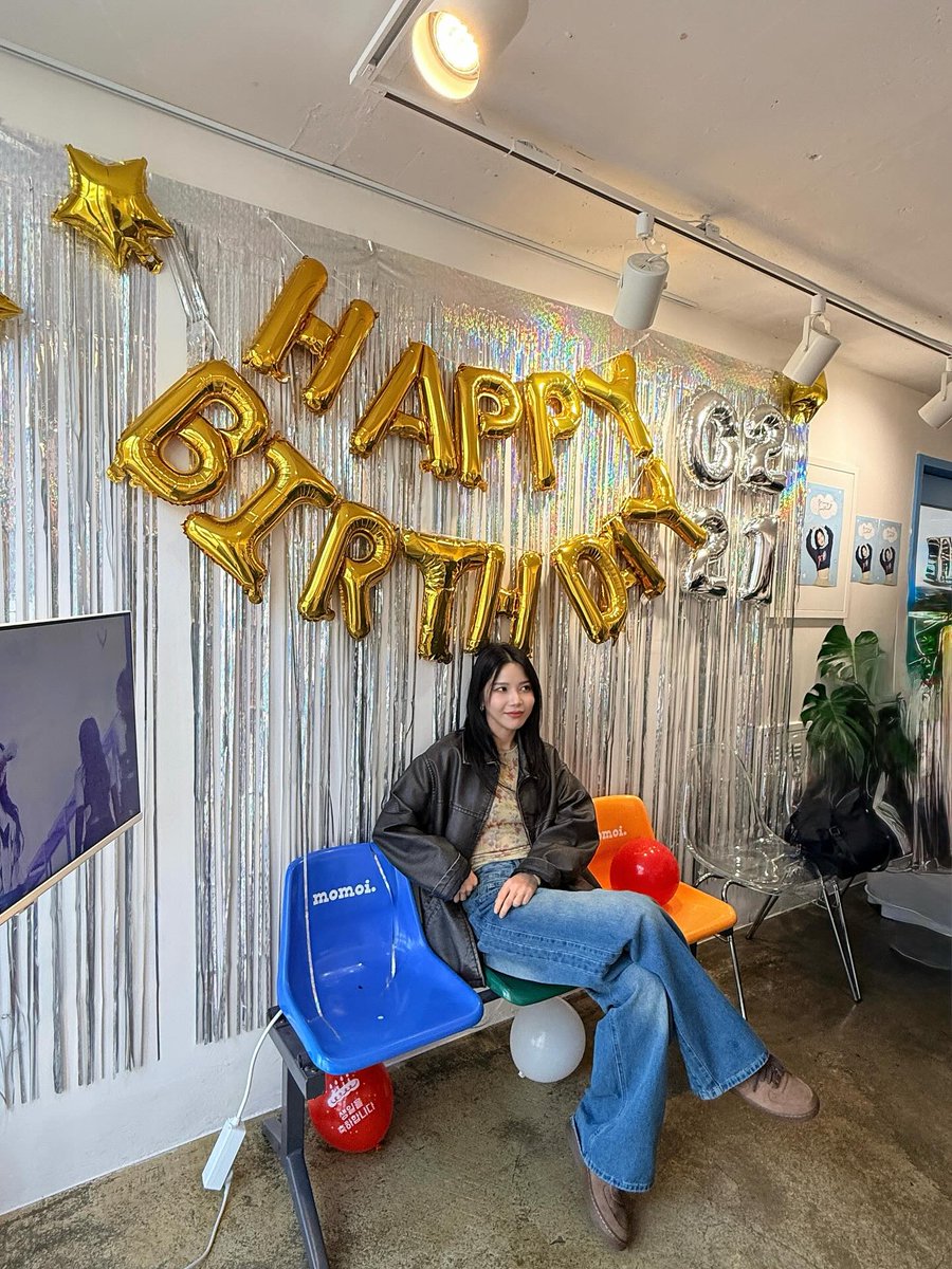 yongmogu's tweet photo. .
💟 HAPPY SOLAR DAY 💟
solarkeem IG
Birthday❤️
📸https://t.co/WlDNtI4taS😍
#말했잖아_솔라생일축하한다고
#TodayIsForSolar #Always_with_YS
#HAPPYSOLARDAY 🎂🥳🎉🎁🎈🎀
#SOLAR #솔라 #김용선
#媽媽木 #頌樂 #金容仙 #颂乐
#ママム #ソラ #มามามู #โซลาร์ #KPop
#MAMAMOO #마마무 @RBW_MAMAMOO