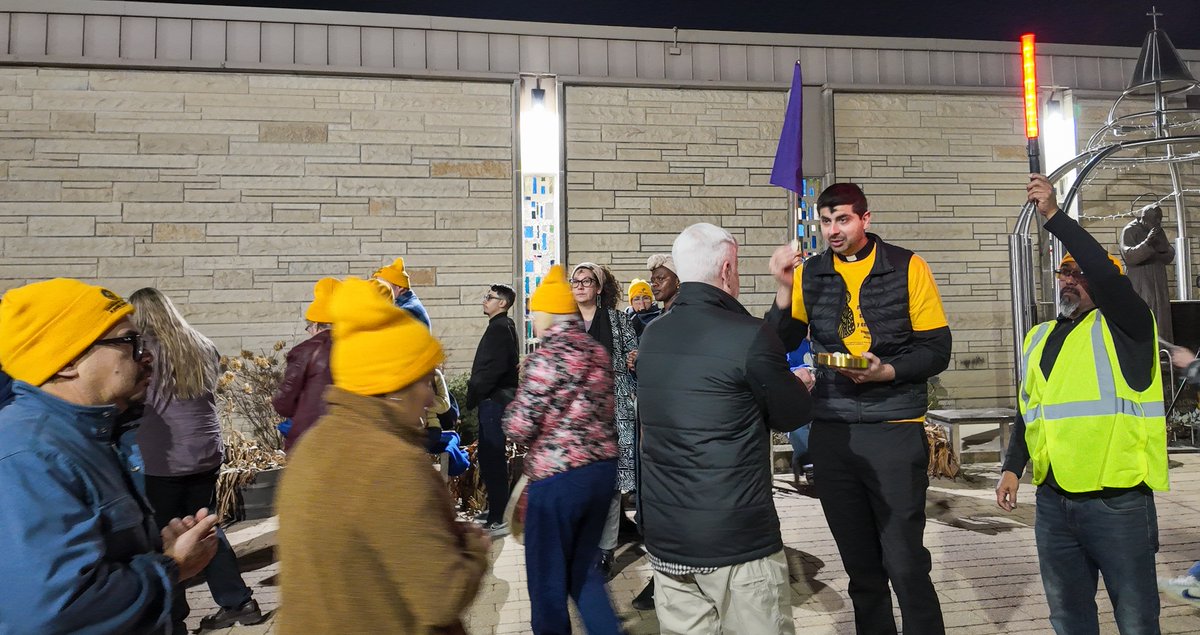 MundeleinSem's tweet photo. “Your worth does not come from a visa or a permit; it comes from the breath of God inside you.” - @CardinalBCupich

Our seminarians &amp; faculty joined Cardinal Cupich &amp; the faithful at Our Lady of Mount Carmel on #AshWednesday for Mass &amp; procession of solidarity with migrants. https://t.co/H1603JSOr8