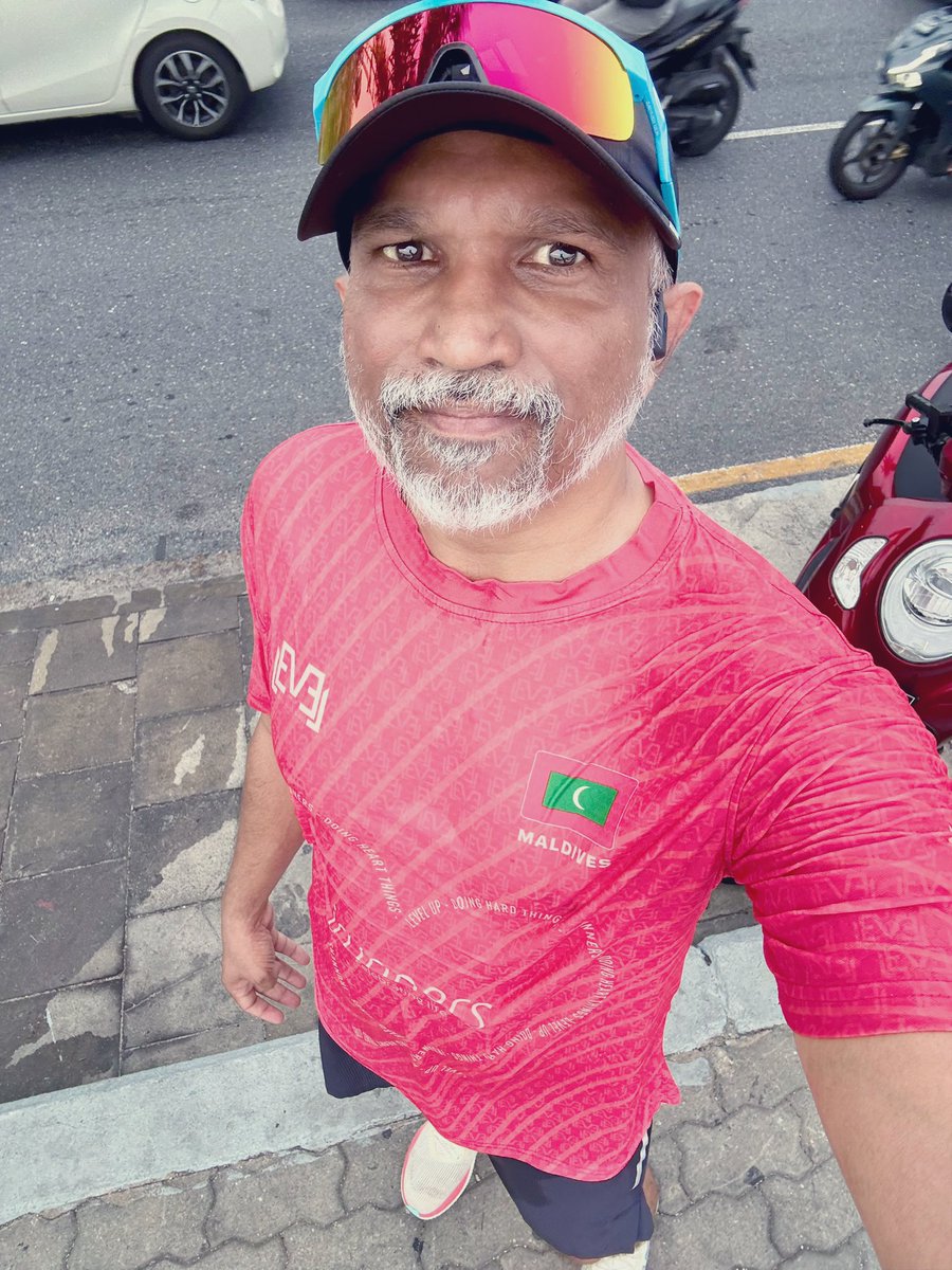 MohmdShareef's tweet image. You are the greatest project you will ever work on.  
Level up. Do the hard things. Keep showing up - for the version of you that's still waiting on the other side. 

EVJ mindset: Doing hard things.  

#SelfMastery #LevelUp #DoingHardThings #Maldives