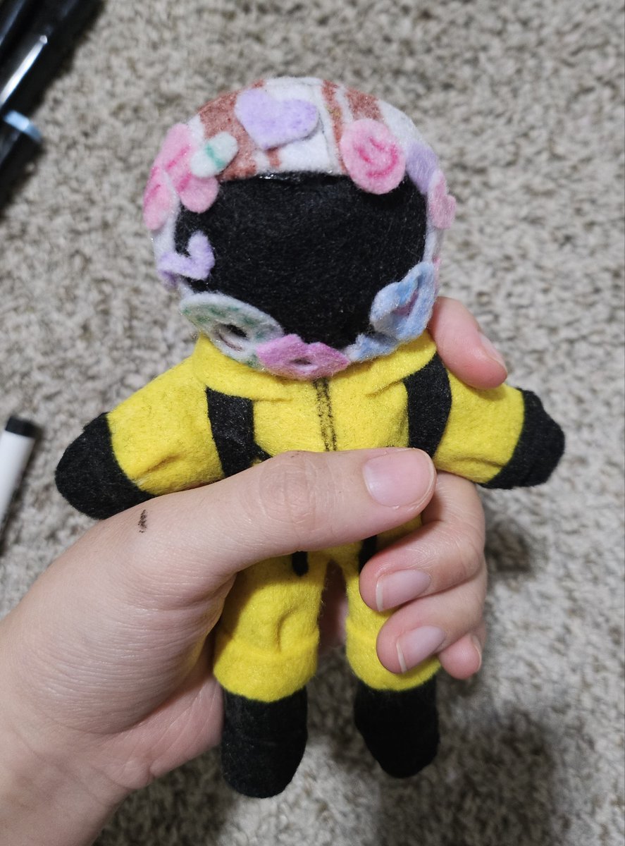 IndecisiveFiend tweet media