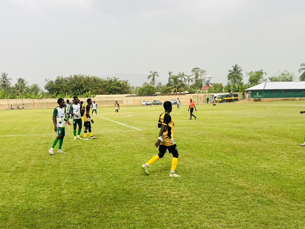 40' |  💛💚

Five minutes to break

GOLDEN WARRIORS 1️⃣ - 0️⃣ SEMPER FI