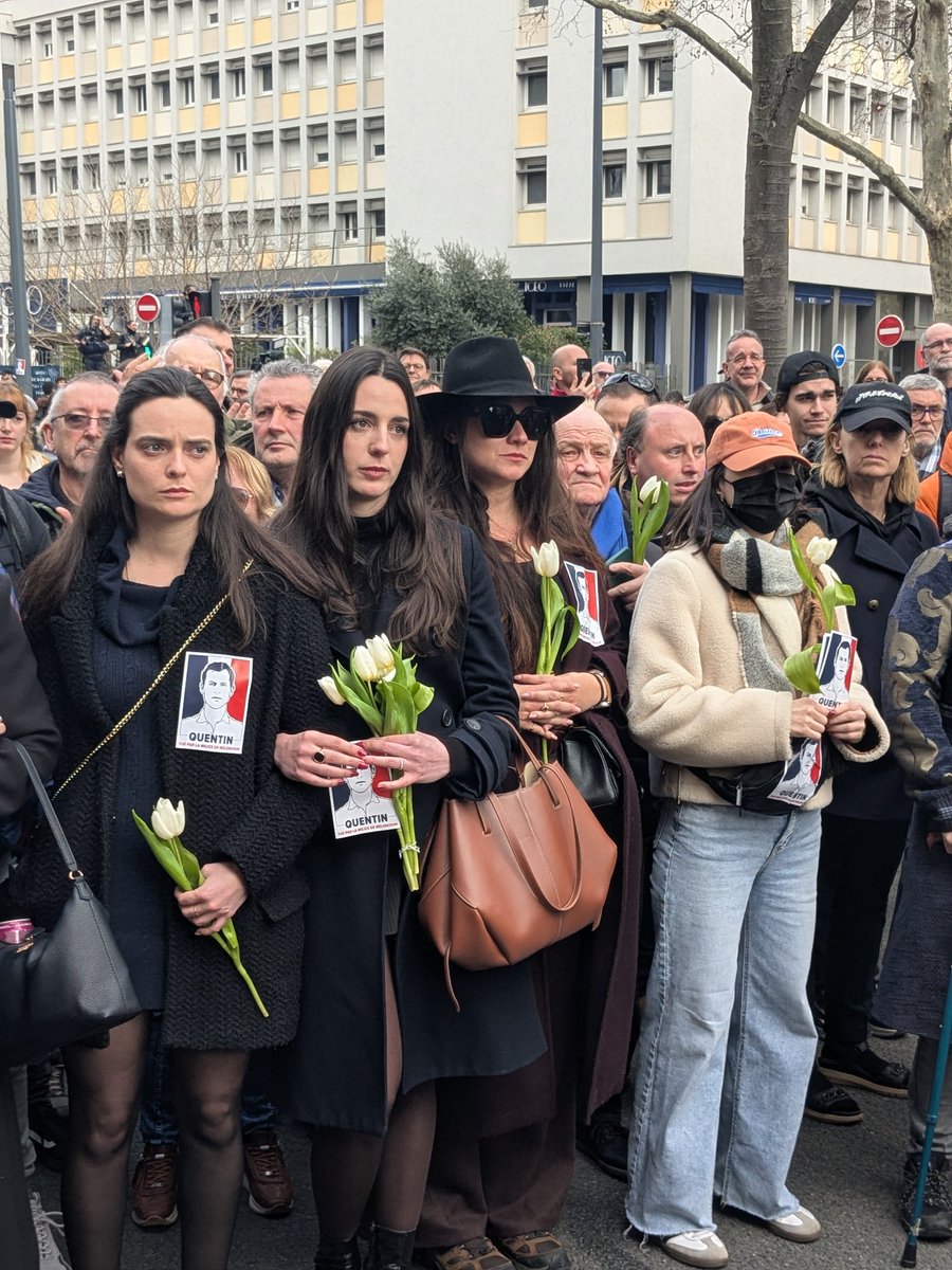 Peter Conradi tweet media