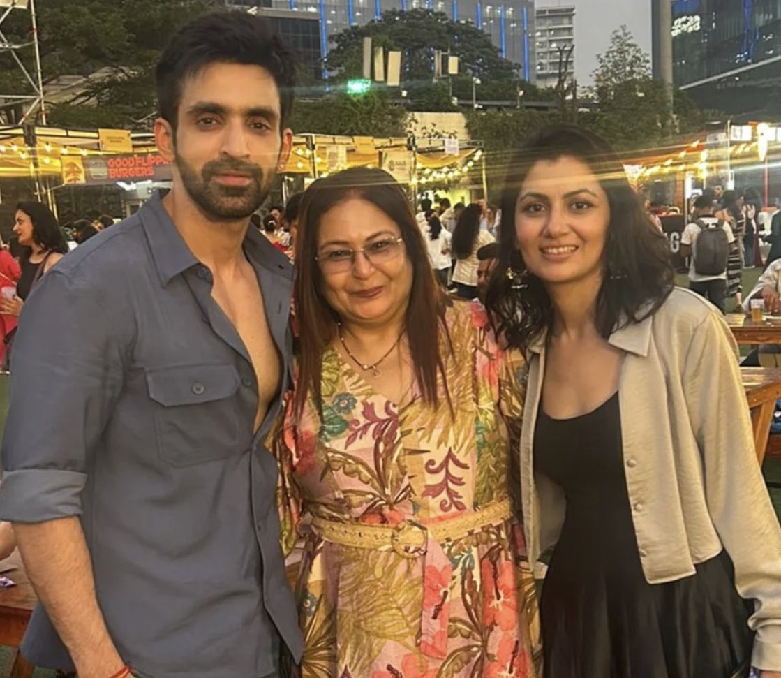 “jinke sar ho ishq ke chaon” oh so loved 🥰 🙂‍↕️🥹🫶✨

ps. hi god, it’s me again 🧍‍♀️

#SritiJha  #ArjitTaneja