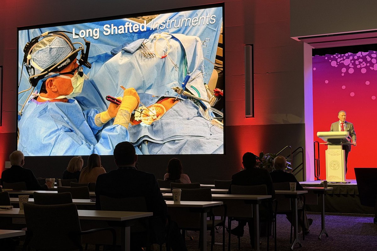 NCHRooneyHeart's tweet photo. Dr. Joseph Lamelas @JLamelasMD presenting his innovative “Minimally Invasive Mitral Valve Surgery” procedure which reduces patient recovery time without compromising outcomes.
#NaplesCardioSummit2026 #MiamiMethod #minimallyinvasivesurgery https://t.co/HiZs1bA3Qm