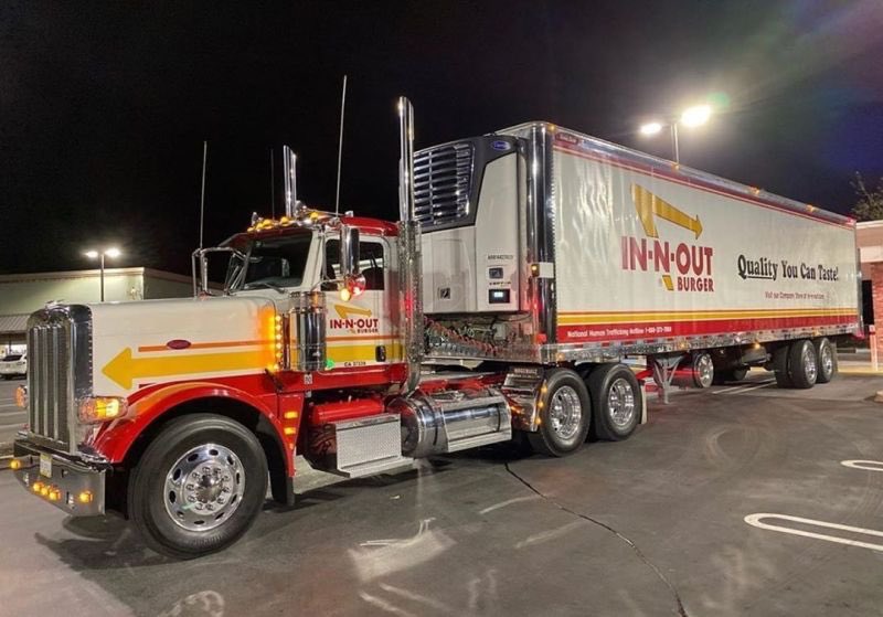 In-n-out choosing to run flat hoods and tall stacks for their fleet is just as American as it gets