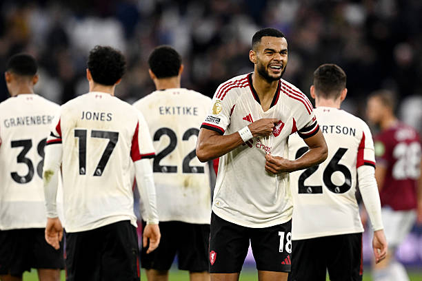 CaminhantesLFC's tweet photo. Qual seria o seu XI inicial para enfrentar o Nottingham Forest?

#NFOLIV https://t.co/qGZDz6UkAF
